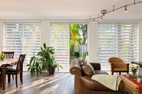 Touwnhouse à Doral, Floride 3 chambres, 176.33 m2 № 2355252