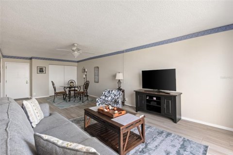 Condo in Clearwater, Florida, 1 bedroom  № 1531769 - photo 9