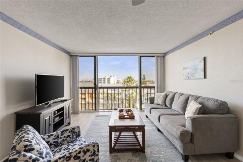 Condo in Clearwater, Florida, 1 bedroom  № 1531769 - photo 6