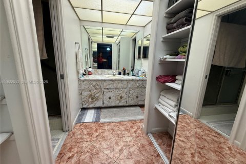 Villa ou maison à vendre à Plantation, Floride: 4 chambres, 242.01 m2 № 1976954 - photo 26