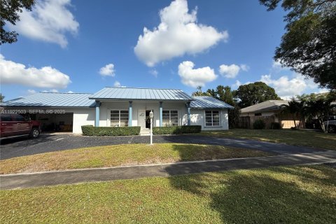 Villa ou maison à vendre à Plantation, Floride: 4 chambres, 242.01 m2 № 1976954 - photo 29