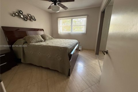 Villa ou maison à vendre à Plantation, Floride: 4 chambres, 242.01 m2 № 1976954 - photo 23