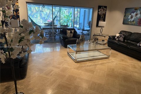 Villa ou maison à vendre à Plantation, Floride: 4 chambres, 242.01 m2 № 1976954 - photo 16