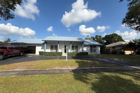 Villa ou maison à vendre à Plantation, Floride: 4 chambres, 242.01 m2 № 1976954 - photo 6