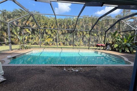 Villa ou maison à vendre à Plantation, Floride: 4 chambres, 242.01 m2 № 1976954 - photo 11