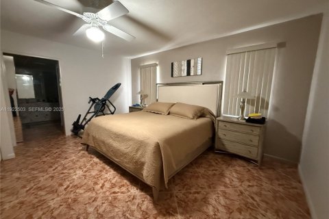 Villa ou maison à vendre à Plantation, Floride: 4 chambres, 242.01 m2 № 1976954 - photo 25