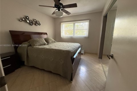 Villa ou maison à vendre à Plantation, Floride: 4 chambres, 242.01 m2 № 1976954 - photo 21