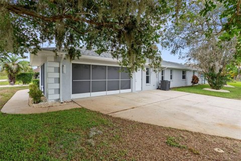 Casa en venta en Spring Hill, Florida, 4 dormitorios, 192.4 m2 № 1835241 - foto 2