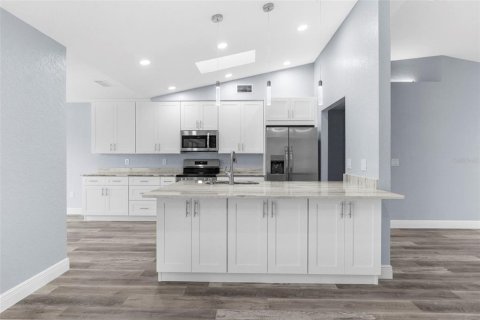 Casa en venta en Spring Hill, Florida, 4 dormitorios, 192.4 m2 № 1835241 - foto 9