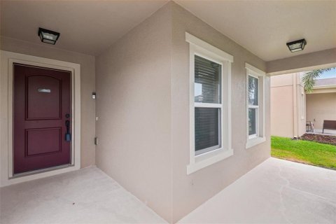 House in Mulberry, Florida 5 bedrooms, 318.47 sq.m. № 1902139 - photo 3