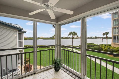 Condominio en alquiler en Sarasota, Florida, 3 dormitorios, 170.48 m2 № 2298841 - foto 17