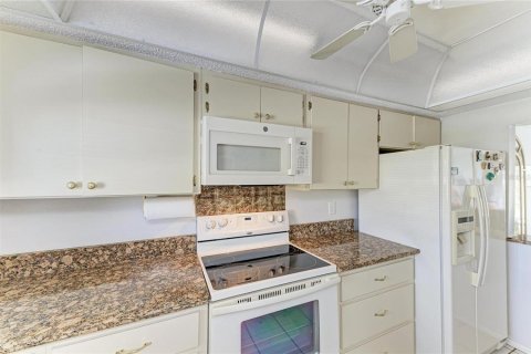 Купить кондоминиум в Сарасота, Флорида 6 комнат, 117.99м2, № 2219309 - фото 14