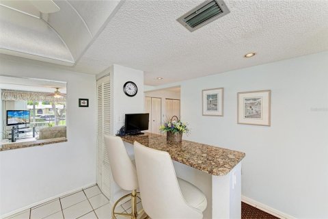 Купить кондоминиум в Сарасота, Флорида 6 комнат, 117.99м2, № 2219309 - фото 16