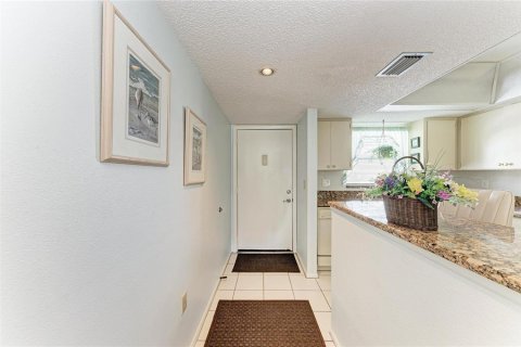 Купить кондоминиум в Сарасота, Флорида 6 комнат, 117.99м2, № 2219309 - фото 12
