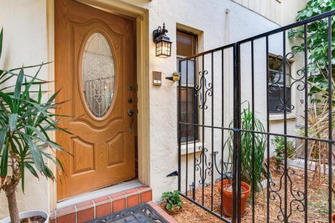 Touwnhouse à vendre à Tampa, Floride: 2 chambres, 163.51 m2 № 1911747 - photo 14