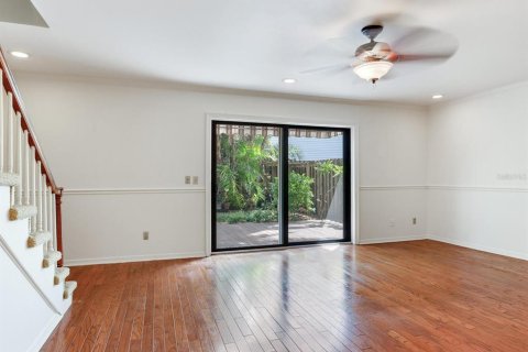 Touwnhouse à vendre à Tampa, Floride: 2 chambres, 163.51 m2 № 1911747 - photo 26