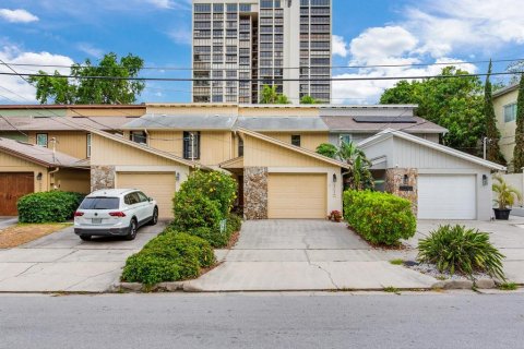 Touwnhouse à vendre à Tampa, Floride: 2 chambres, 163.51 m2 № 1911747 - photo 2