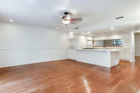 Touwnhouse à vendre à Tampa, Floride: 2 chambres, 163.51 m2 № 1911747 - photo 29