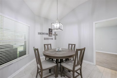 Villa ou maison à vendre à Apollo Beach, Floride: 4 chambres, 243.31 m2 № 2427354 - photo 16
