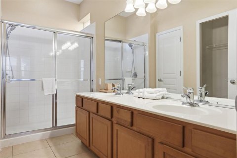 House in Kissimmee, Florida 5 bedrooms, 213.4 sq.m. № 2105501 - photo 28