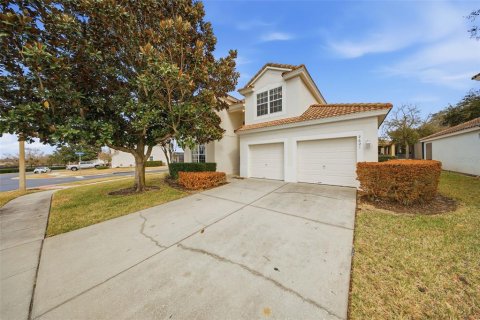 House in Kissimmee, Florida 5 bedrooms, 213.4 sq.m. № 2105501 - photo 3