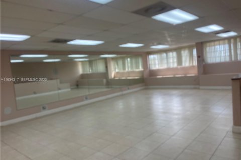 Immobilier commercial à vendre à Cutler Bay, Floride № 2171468 - photo 8