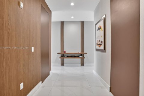 Condominio en venta en Miami, Florida, 5 dormitorios, 366.96 m2 № 2255511 - foto 22