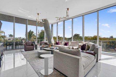 Condominio en venta en Miami, Florida, 5 dormitorios, 366.96 m2 № 2255511 - foto 5