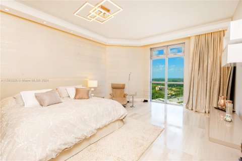 Condo in North Miami Beach, Florida, 3 bedrooms № 1985320 - photo 13