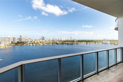 Condo in North Miami Beach, Florida, 3 bedrooms № 1985320 - photo 19