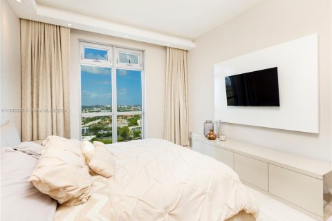 Condo in North Miami Beach, Florida, 3 bedrooms № 1985320 - photo 10