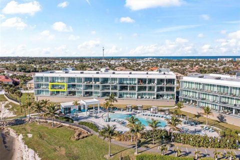 Condo in Melbourne Beach, Florida, 3 bedrooms  № 1580800 - photo 4