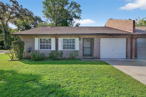 House in Holly Hill, Florida 2 bedrooms, 105.17 sq.m. № 1916988 - photo 1