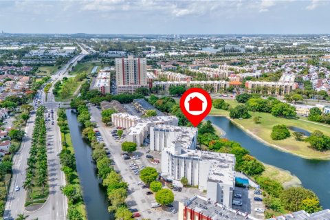 Condo in Miami, Florida, 3 bedrooms  № 1875305 - photo 29