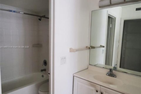 Condominio en alquiler en Pompano Beach, Florida, 1 dormitorio, 55.74 m2 № 1897101 - foto 12