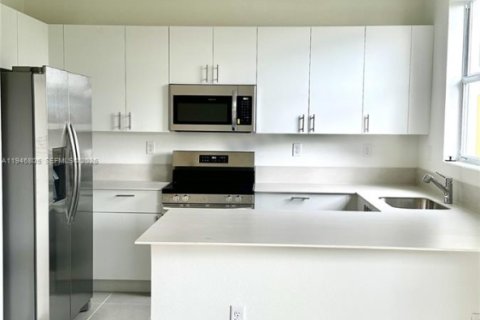 Adosado en alquiler en Homestead, Florida, 3 dormitorios, 162.49 m2 № 2019865 - foto 4