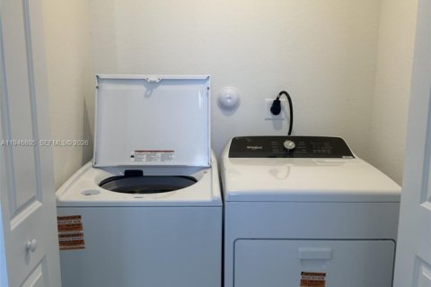 Adosado en alquiler en Homestead, Florida, 3 dormitorios, 162.49 m2 № 2019865 - foto 7