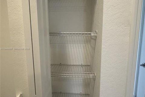 Adosado en alquiler en Homestead, Florida, 3 dormitorios, 162.49 m2 № 2019865 - foto 19