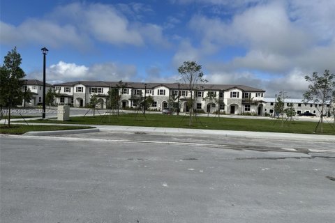 Adosado en alquiler en Homestead, Florida, 3 dormitorios, 162.49 m2 № 2019865 - foto 2