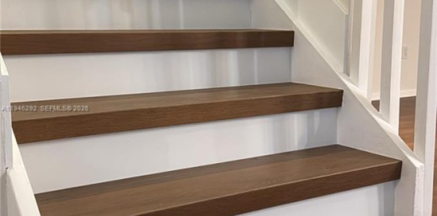 Casa en Hialeah, Florida 4 dormitorios, 237.18 m2 № 2002594