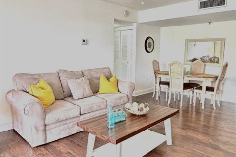 Condo in Port Charlotte, Florida, 2 bedrooms  № 1793437 - photo 13