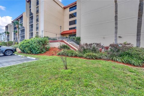 Condo in Port Charlotte, Florida, 2 bedrooms  № 1793437 - photo 4