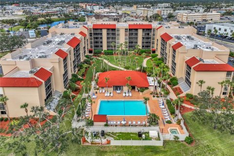 Condo in Port Charlotte, Florida, 2 bedrooms  № 1793437 - photo 23