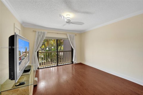 Touwnhouse à vendre à Hollywood, Floride: 3 chambres, 218.32 m2 № 2374762 - photo 24