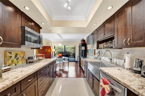 Touwnhouse à vendre à Hollywood, Floride: 3 chambres, 218.32 m2 № 2374762 - photo 11