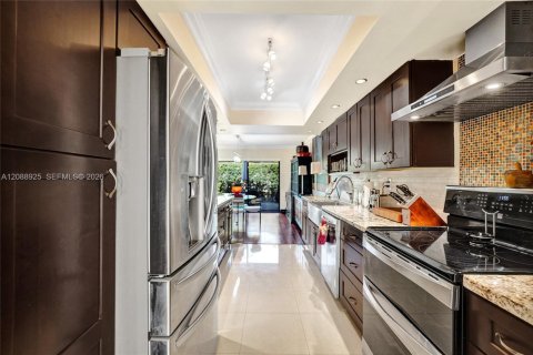 Touwnhouse à vendre à Hollywood, Floride: 3 chambres, 218.32 m2 № 2374762 - photo 10