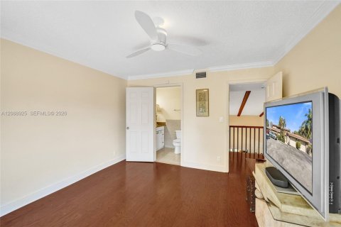 Touwnhouse à vendre à Hollywood, Floride: 3 chambres, 218.32 m2 № 2374762 - photo 25