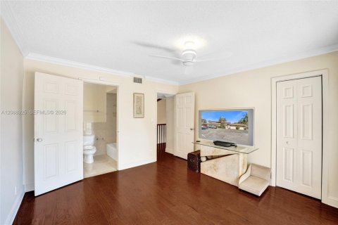 Touwnhouse à vendre à Hollywood, Floride: 3 chambres, 218.32 m2 № 2374762 - photo 26
