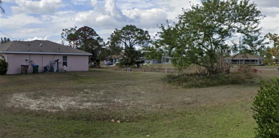 Terreno en Cape Coral, Florida № 1909989