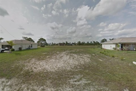 Land in Cape Coral, Florida № 1909989 - photo 3